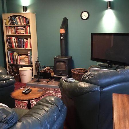 Lowri Cottage Hotel Shenstone Buitenkant foto
